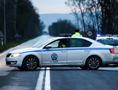 Ακόμη μια σύλληψη παρωδία στην Εγνατία: Δεν τους πείραξε ότι μπήκαν παράνομα στην χώρα, αλλά επειδή ήταν σε ΙΧ